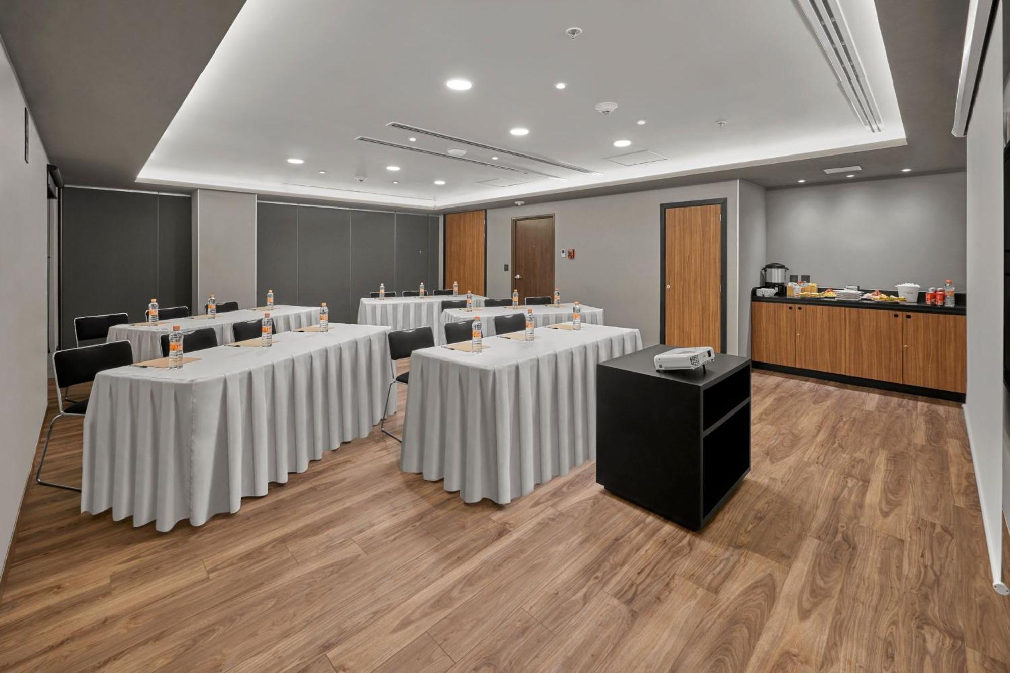 City Express Plus By Marriott Leon Centro De Convenciones Eksteriør billede