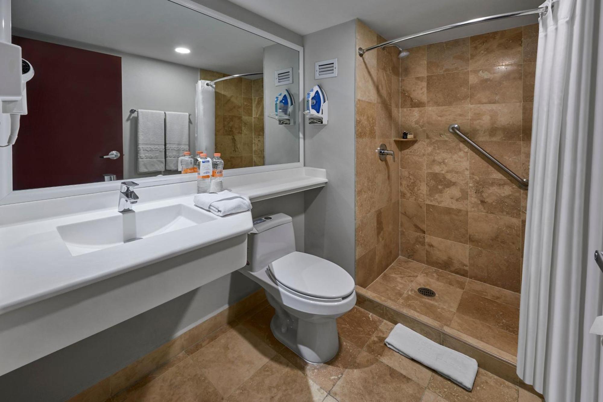 City Express Plus By Marriott Leon Centro De Convenciones Eksteriør billede